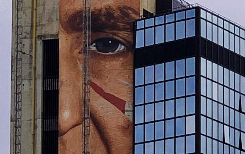 murale di patrizio oliva al Direzionale