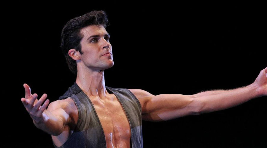 Ondance 2019 In Neapel Mit Roberto Bolle Das Kostenlose Unterrichtsprogramm Napolike It