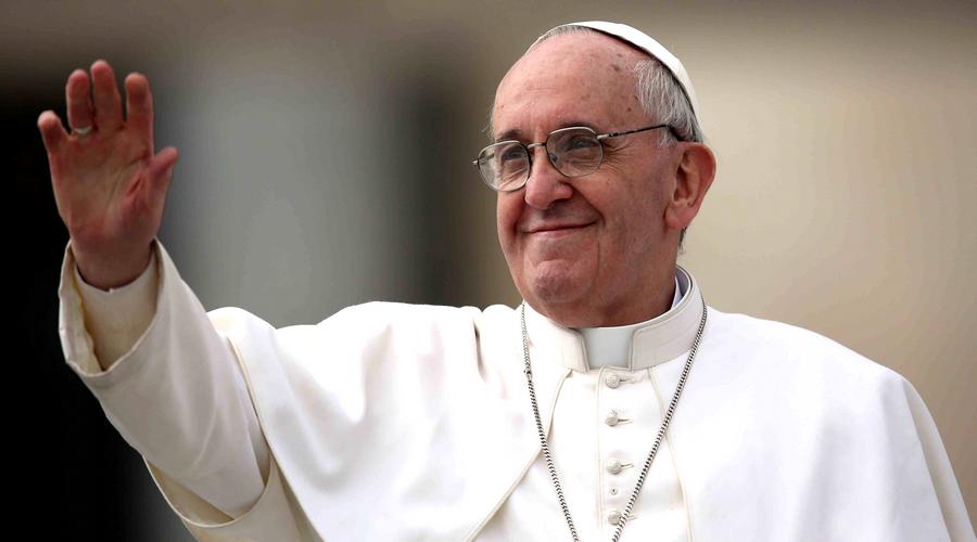 Pope Bergoglio in Naples