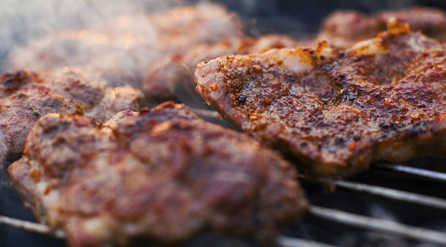 Sagra della pancetta e salsiccia di cinghiale 2019 a Dugenta: terrina e brocca in omaggio