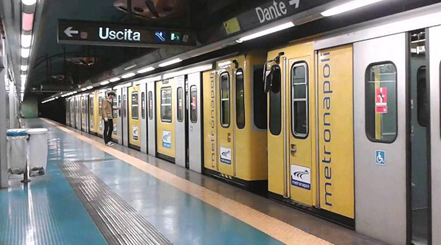 metro linha 1 estação Dante em Nápoles