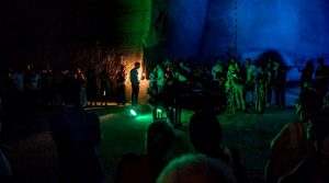 Fontanelle Experience: nel cuore di Napoli performance d'arte e misticismo al Cimitero delle Fontanelle