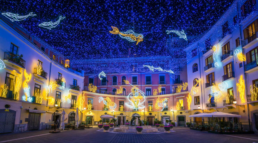 Luci d’Artista, le luminarie di Salerno 2019/2020 a Natale con la Ruota panoramica e i Lampadari del Re