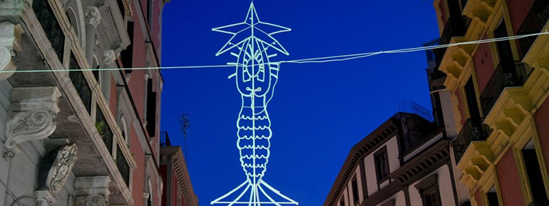 Christmas lights in Naples, the Siren