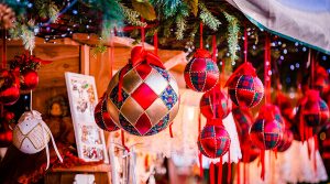 2019 عيد الميلاد في بارا بين مشاهد المهد الحية وقرية عيد الميلاد
