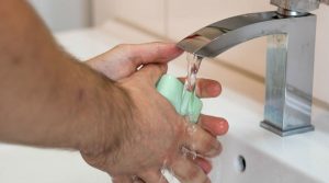 Coronavirus, hier ist die DIY Amuchina gegen falsche Rezepte