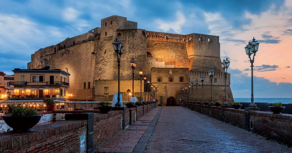 castel dell'ovo en Nápoles foto de The SEO Show