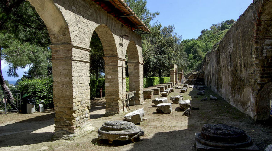 El Parque Arqueológico de los Campos de Phlegraean en Nápoles reabre al público