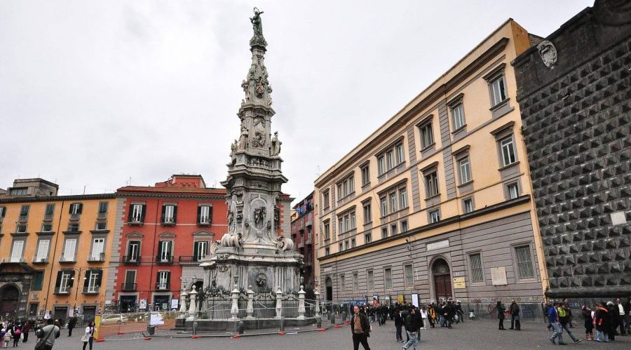Piazza del Gesù en Nápoles