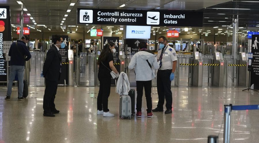 空港でチェックしてください