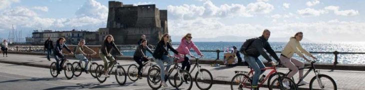 Passeggiata in bici a Napoli