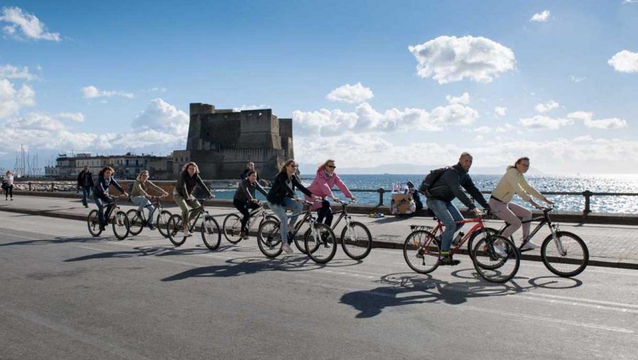 Passeggiata in bici a Napoli