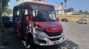 3M Bus in Neapel: Die Linie zwischen MANN, Capodimonte und den Katakomben von San Gennaro ist geboren