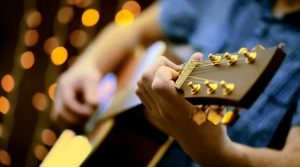 Natale a Napoli: musica, teatro e installazioni luminose per resistere con la cultura