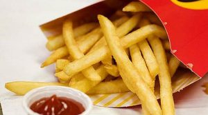 McDonald's in Neapel: ein neues Restaurant in der Via Medina