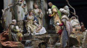 スパーニャ広場のキリスト降誕のシーン：メガワークはバラで建てられました