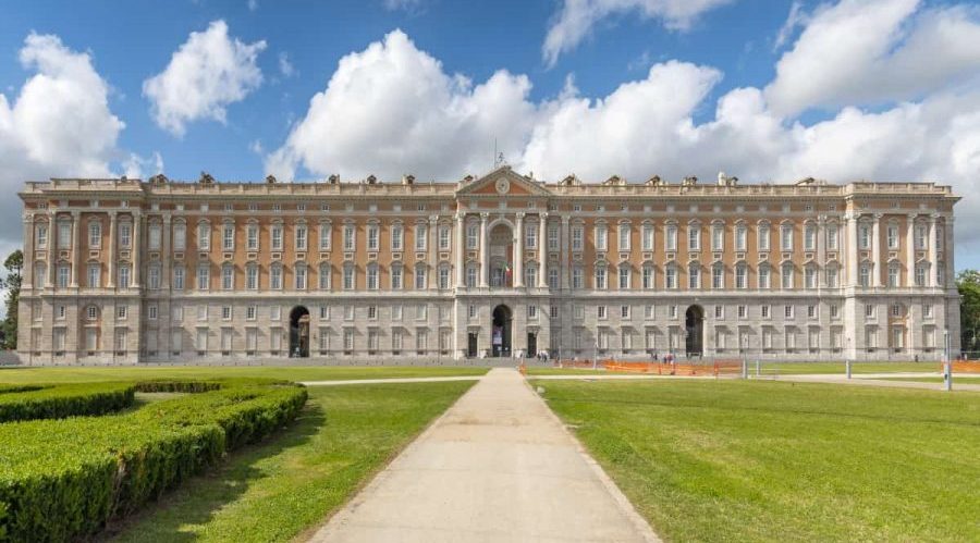 La Reggia di Caserta riapre con gli Appartamenti Reali, il Parco e il Giardini Inglese