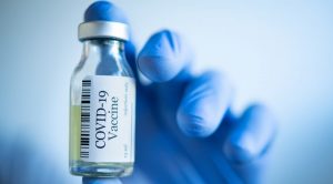 Vaccini in Campania per gli over 60: aperte le adesioni
