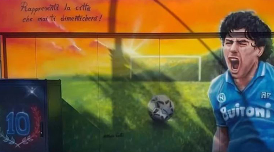 Peinture murale pour Maradona à Pozzuoli