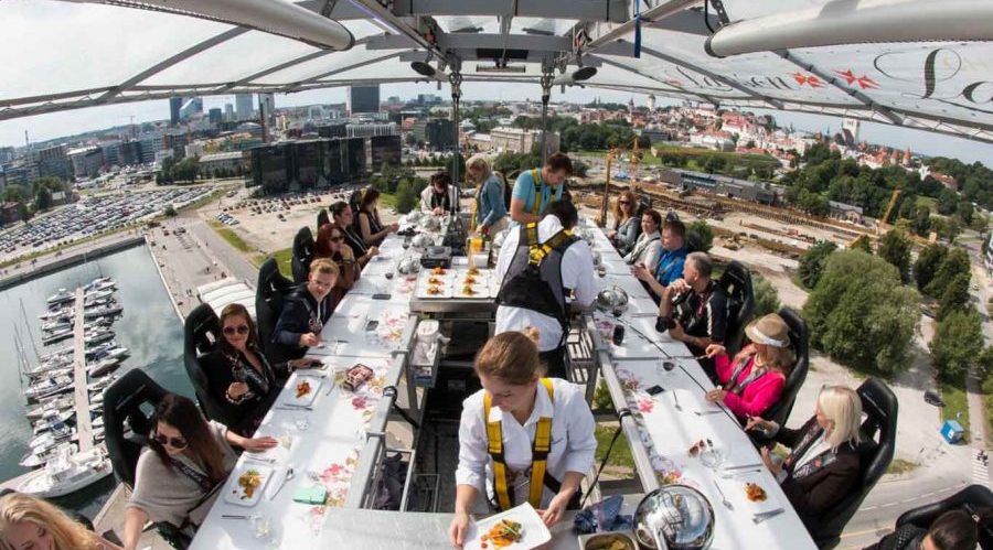 Cena en el cielo