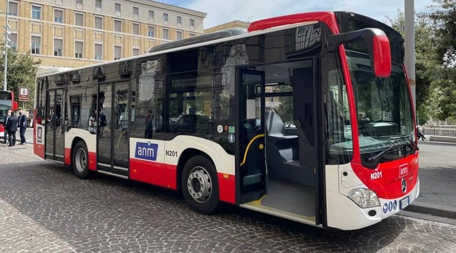 Novo ônibus ANM em Nápoles