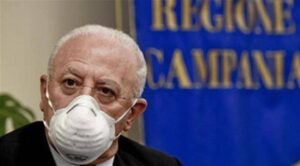 Campania, De Luca: no al mix di vaccini