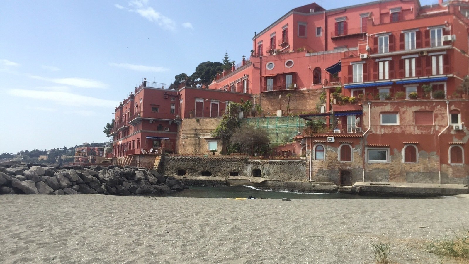 Playa de las Monjas en Posillipo