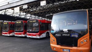 Orario estivo dei trasporti a Napoli, una guida alle linee