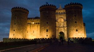 Das Theater lacht 2021 im Maschio Angioino und kehrt in die Burg von Neapel zurück
