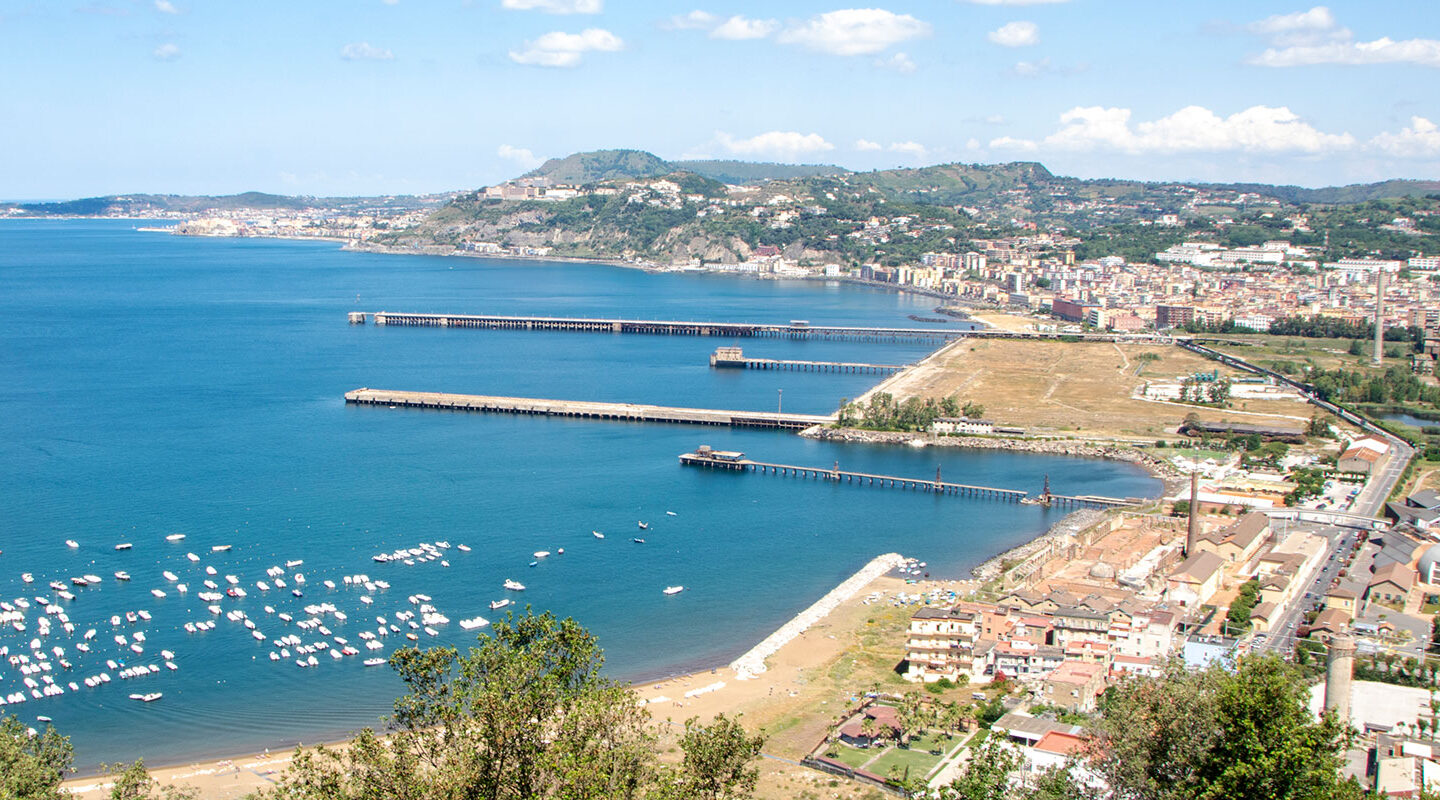 Praia de Bagnoli vista de cima