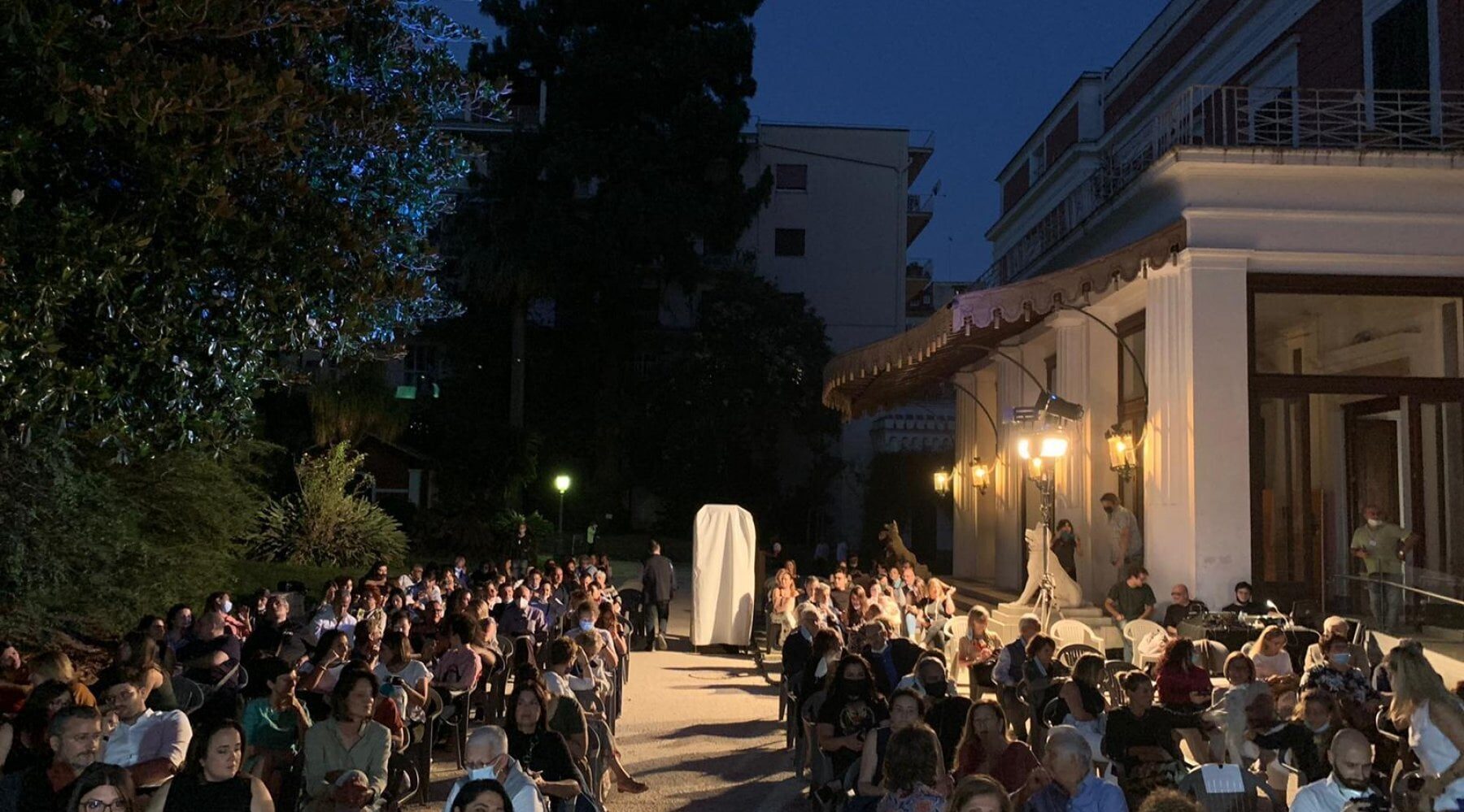 Doppio Sogno in Villa Pignatelli a Napoli: cinema e musica all’aperto sotto le stelle