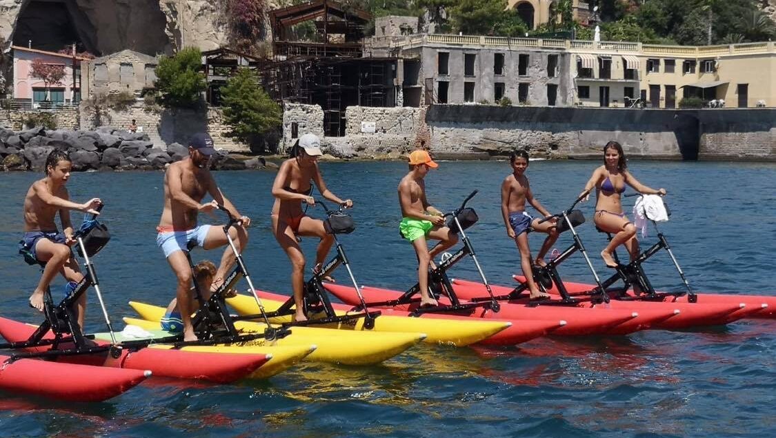 Bicicleta acuática en Nápoles