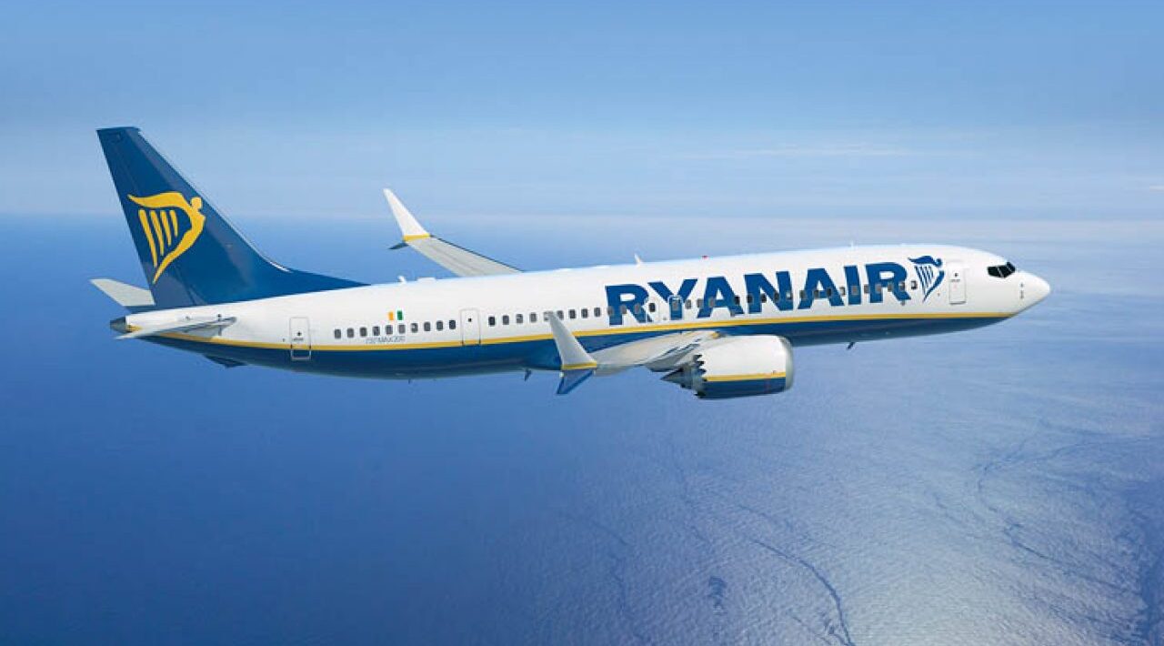 Raynair plane