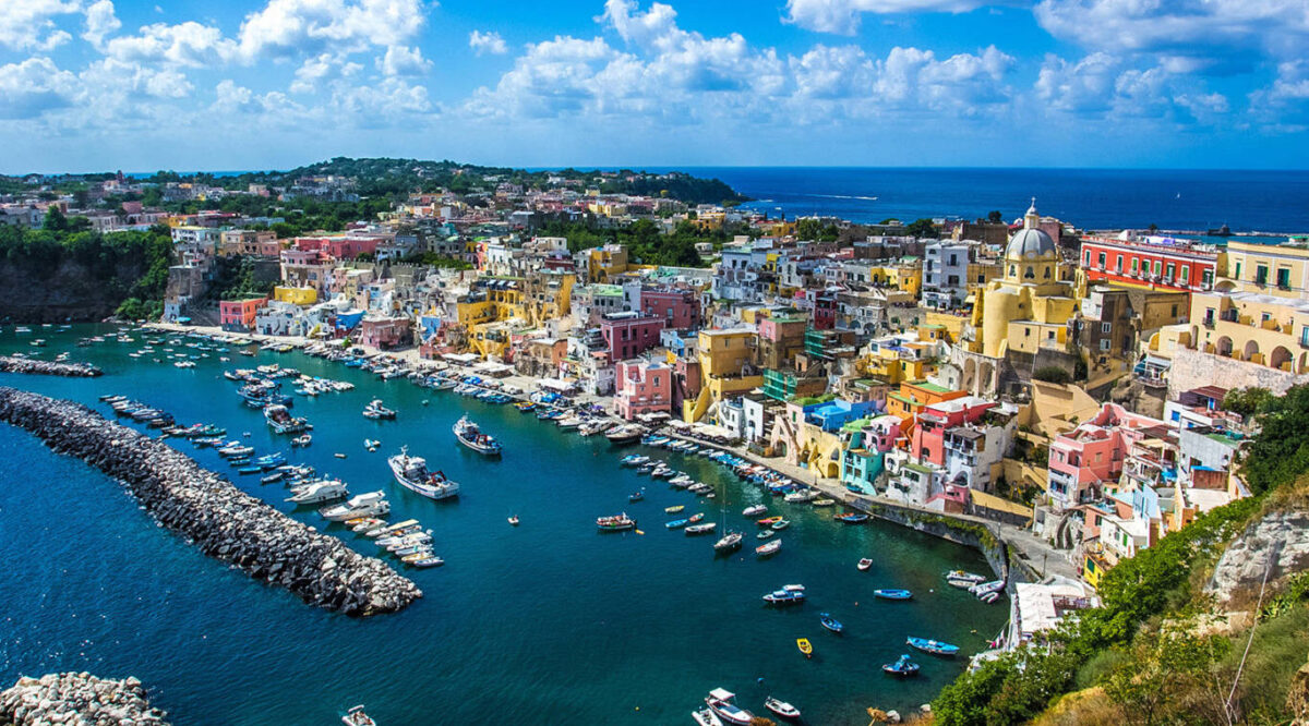 Festival de musique à Procida avec un hommage à la grande Concetta Barra