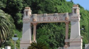 Geführte Besichtigungen der Terme di Agnano in Neapel, um die archäologische Stätte zu entdecken