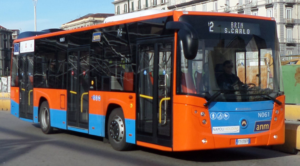 Busse und Straßenbahnen wurden am 27. Mai in Neapel wegen des Besuchs des Präsidenten der Republik umgeleitet und ausgesetzt