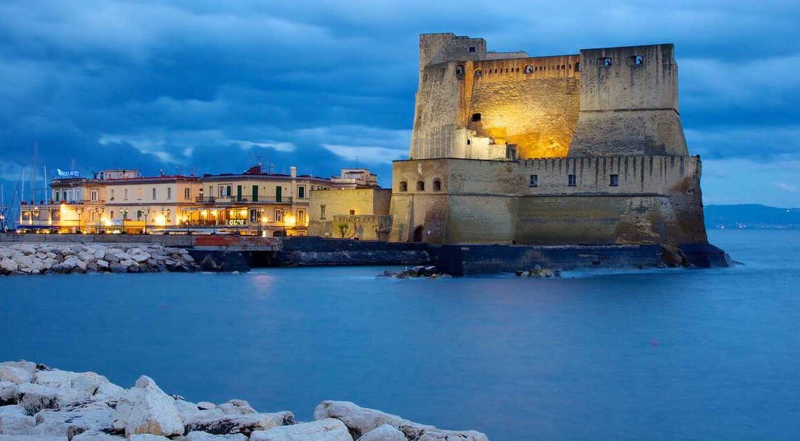 Castel dell'Ovo em Nápoles