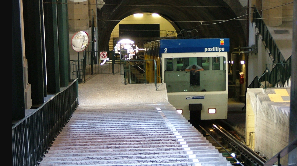 funicular de Chiaia