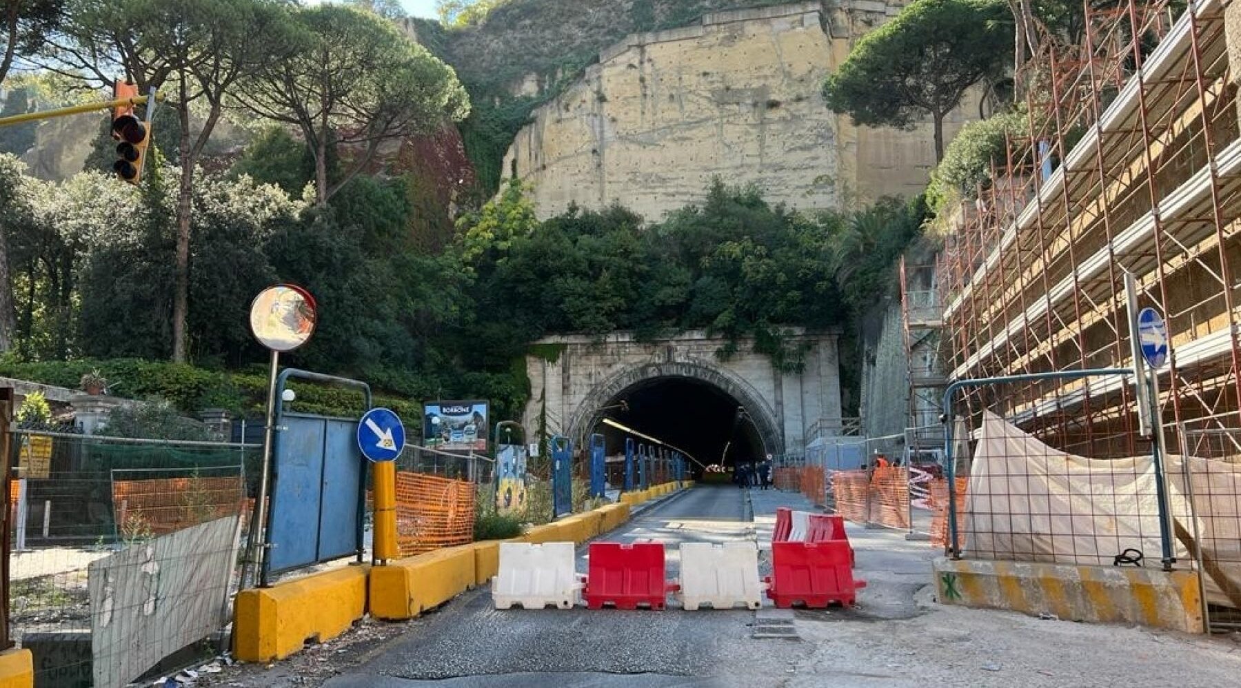 Galleria Quattro Giornate di Napoli chiusa