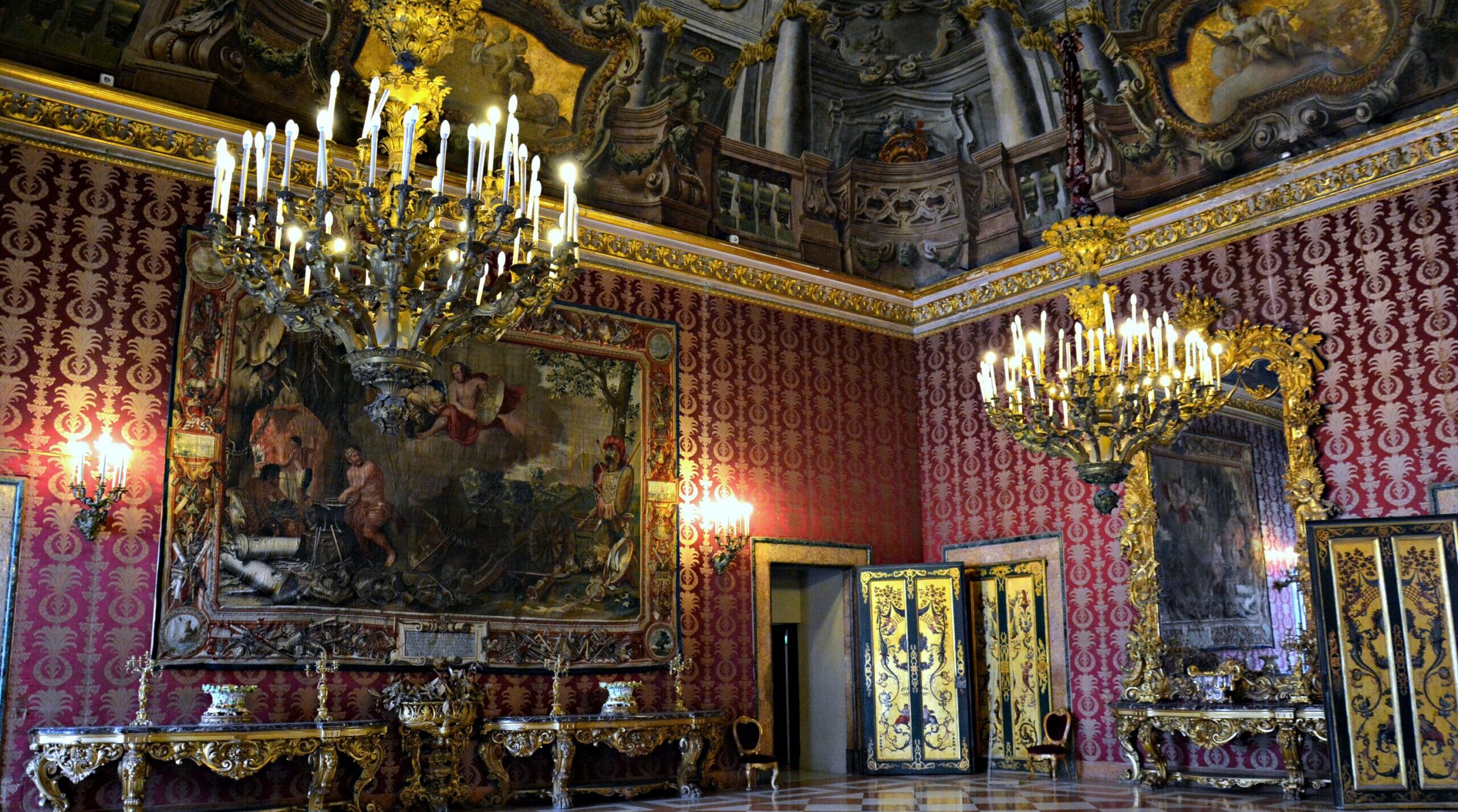 Salle du Palais Royal de Naples