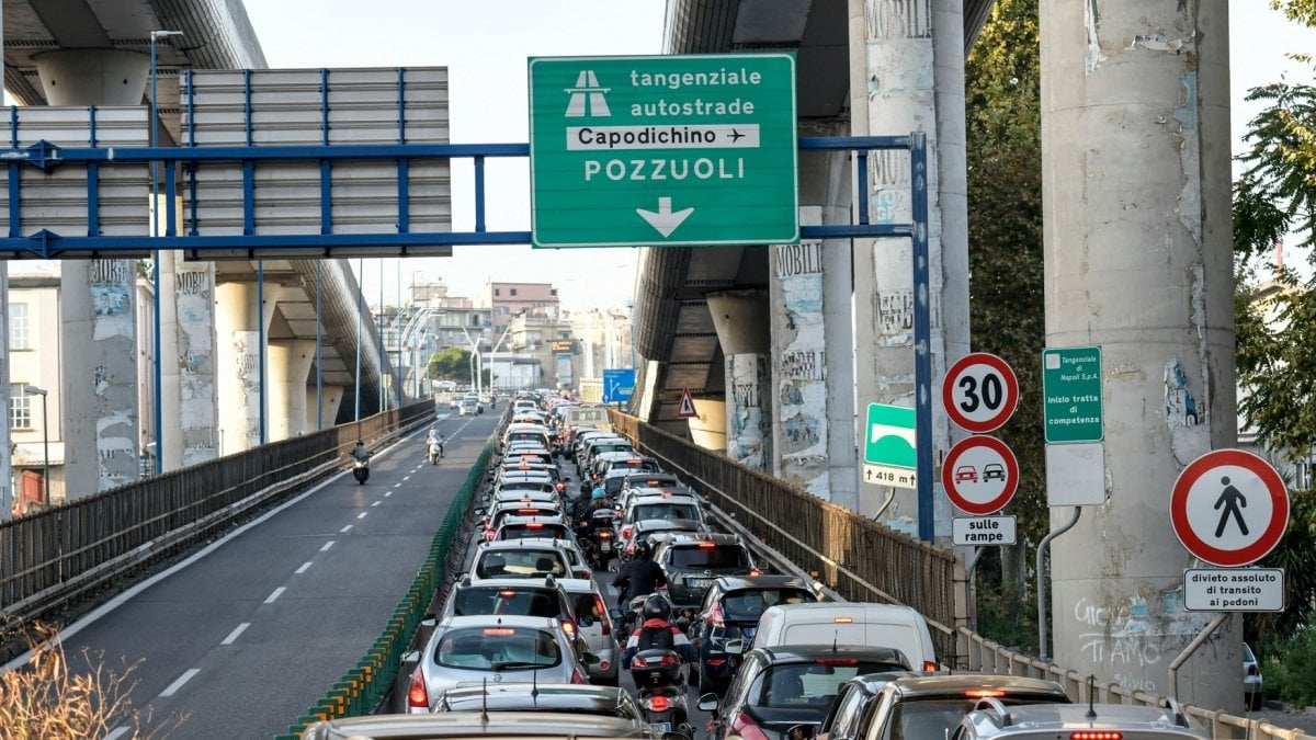 Anel viário de Nápoles em direção a Pozuoli