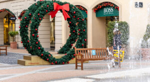 Natale alla Reggia Outlet di Marcianise: si accendono le luminarie e il grande albero