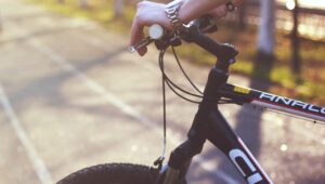 Riapre la pista ciclabile nella Galleria Quattro Giornate a Napoli