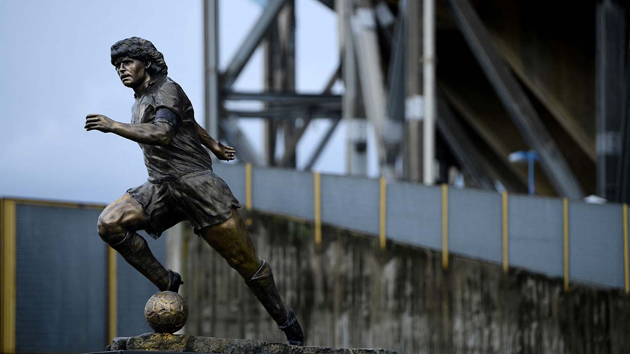 Die Statue für Maradona im Stadion