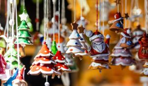カゼルタヴェッキアのクリスマスマーケット：中世の村が活気づく