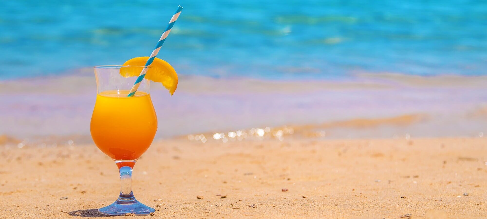 Coquetéis na praia de Nápoles, os melhores clubes