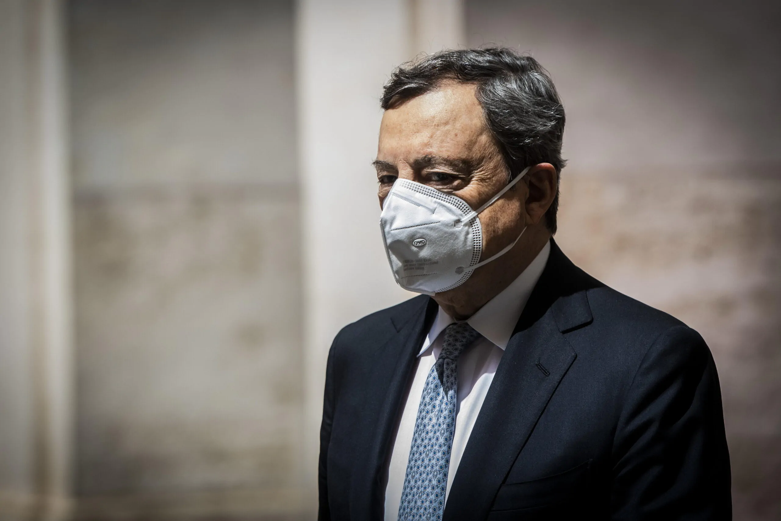 New law decree: quarantine stop for some vaccinated and reinforced Green Pass obligation