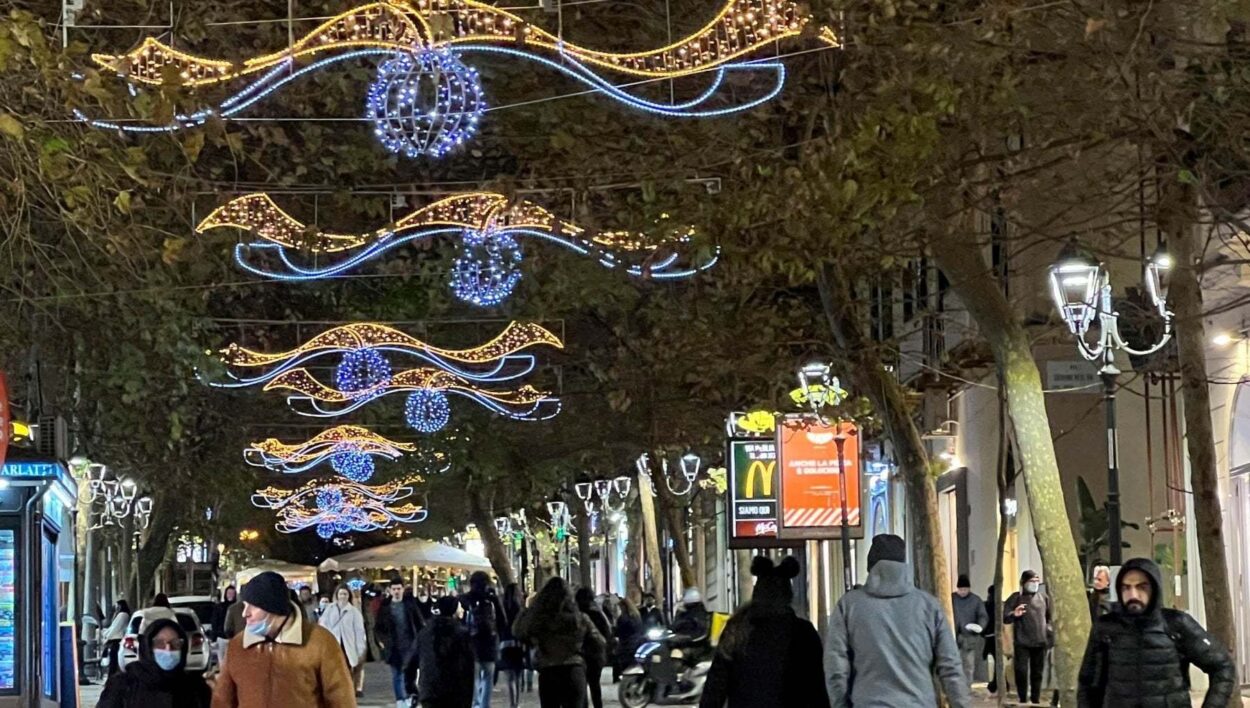 Luces navideñas en Vomero