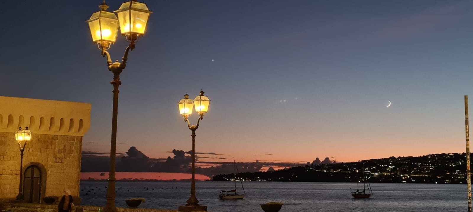che tempo fa stanotte a napoli