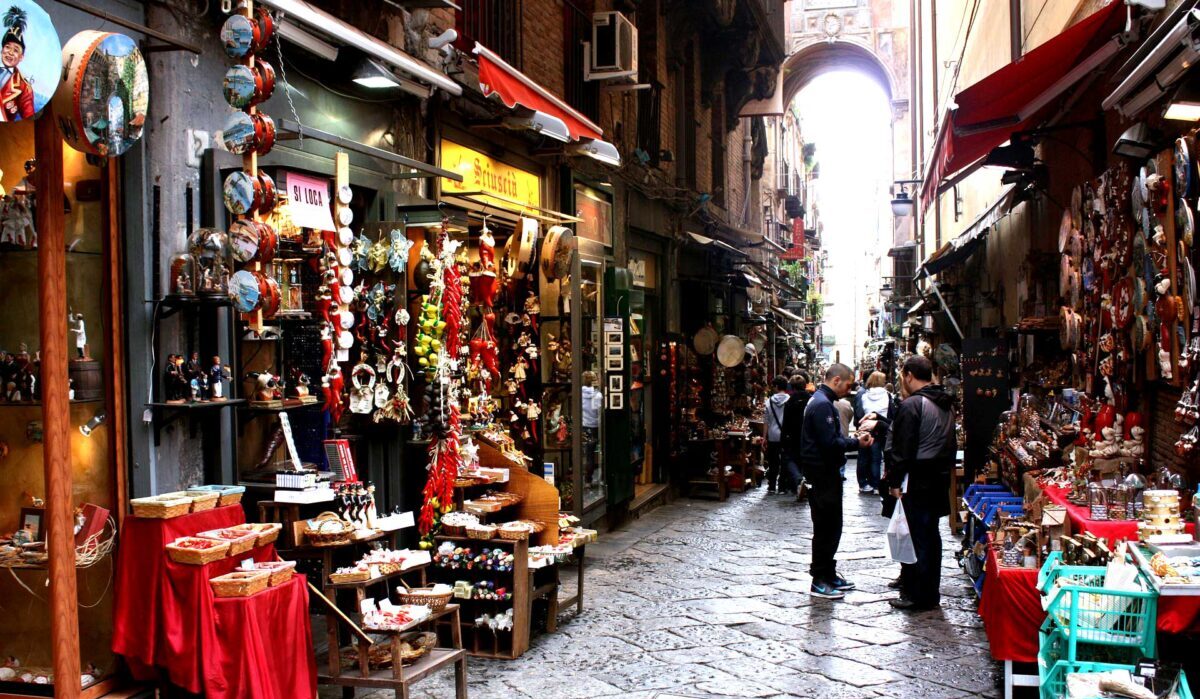 San Valentino a San Gregorio Armeno: ogni bottega realizza originali opere d’amore